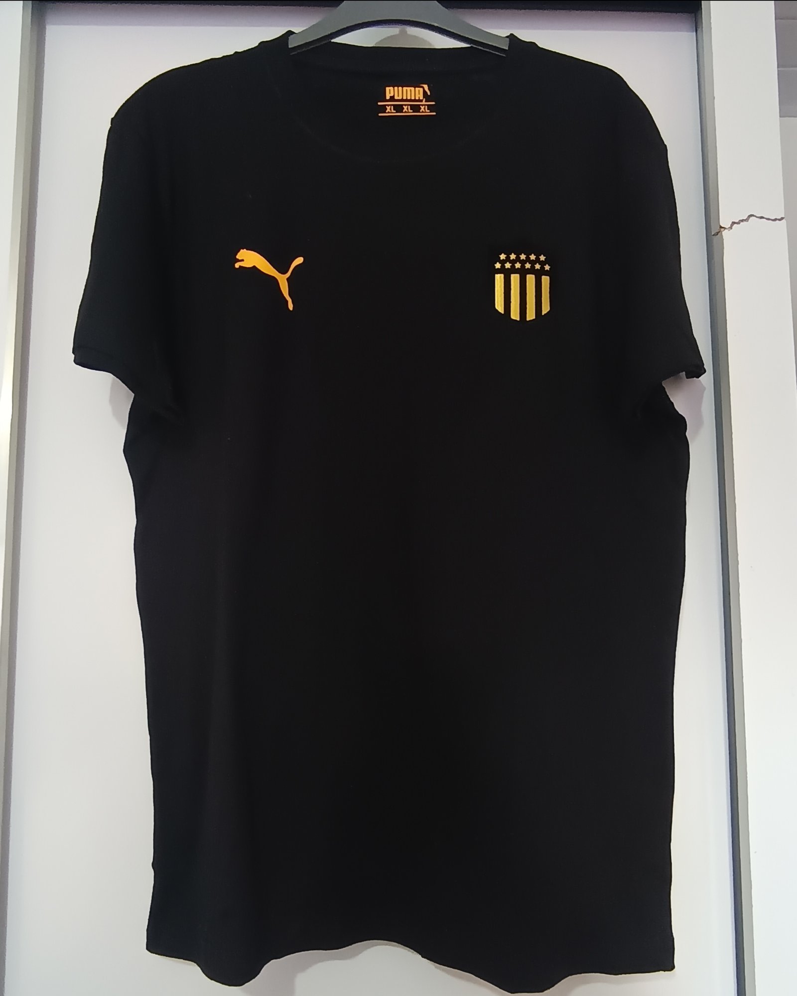 Remera puma peñarol